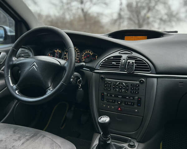 Серый Ситроен С5, объемом двигателя 2 л и пробегом 214 тыс. км за 3500 $, фото 23 на Automoto.ua