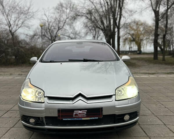 Серый Ситроен С5, объемом двигателя 2 л и пробегом 214 тыс. км за 3500 $, фото 1 на Automoto.ua
