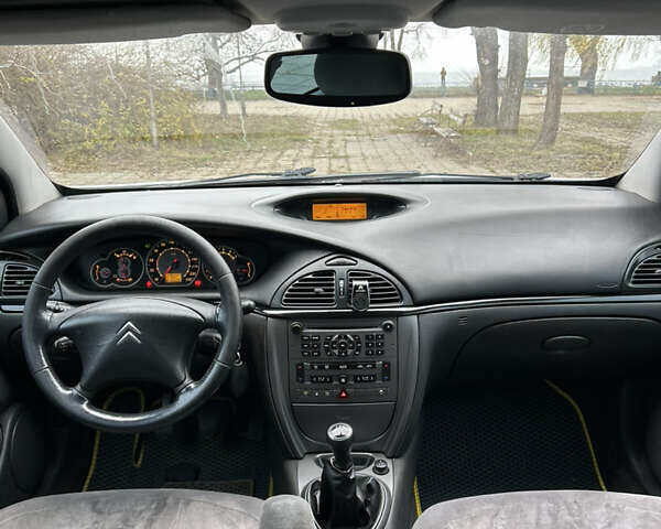 Серый Ситроен С5, объемом двигателя 2 л и пробегом 214 тыс. км за 3500 $, фото 20 на Automoto.ua