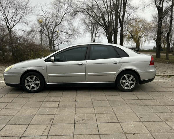 Серый Ситроен С5, объемом двигателя 2 л и пробегом 214 тыс. км за 3500 $, фото 6 на Automoto.ua