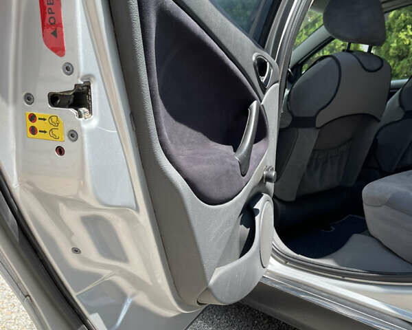 Сірий Сітроен С5, об'ємом двигуна 1.8 л та пробігом 380 тис. км за 4800 $, фото 11 на Automoto.ua
