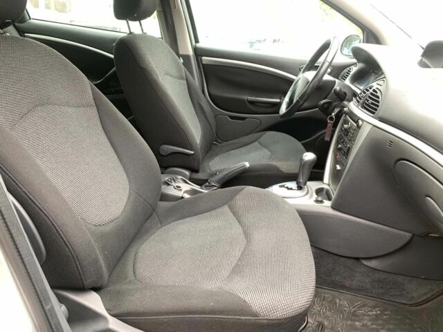 Серый Ситроен С5, объемом двигателя 2 л и пробегом 272 тыс. км за 5390 $, фото 25 на Automoto.ua