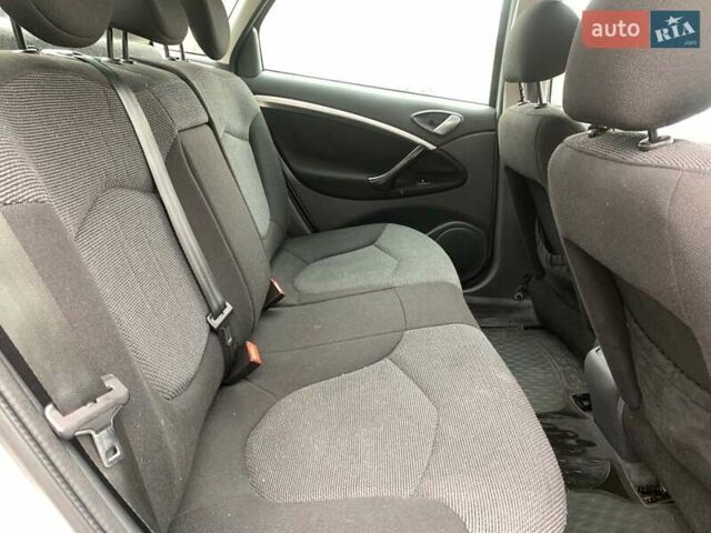 Серый Ситроен С5, объемом двигателя 2 л и пробегом 272 тыс. км за 5390 $, фото 23 на Automoto.ua