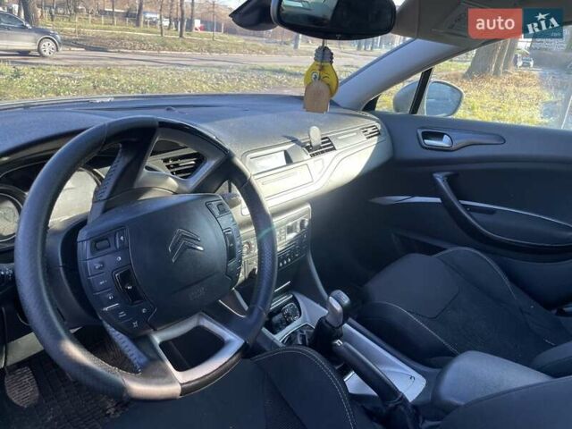 Серый Ситроен С5, объемом двигателя 1.56 л и пробегом 277 тыс. км за 5500 $, фото 5 на Automoto.ua