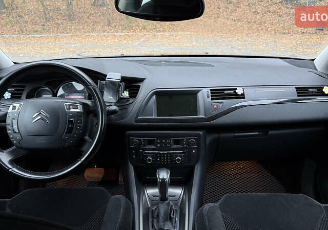 Серый Ситроен С5, объемом двигателя 2 л и пробегом 258 тыс. км за 6500 $, фото 14 на Automoto.ua