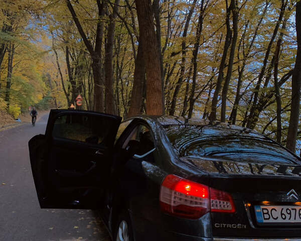 Сірий Сітроен С5, об'ємом двигуна 2 л та пробігом 380 тис. км за 6600 $, фото 1 на Automoto.ua