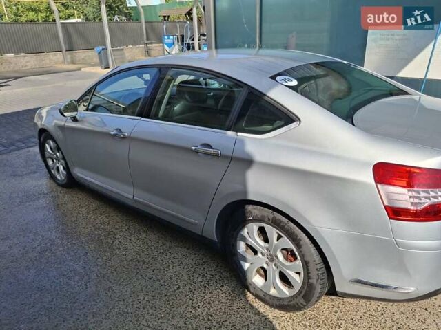 Сірий Сітроен С5, об'ємом двигуна 2 л та пробігом 280 тис. км за 5500 $, фото 5 на Automoto.ua