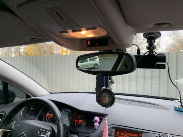 Сірий Сітроен С5, об'ємом двигуна 2 л та пробігом 380 тис. км за 6600 $, фото 9 на Automoto.ua