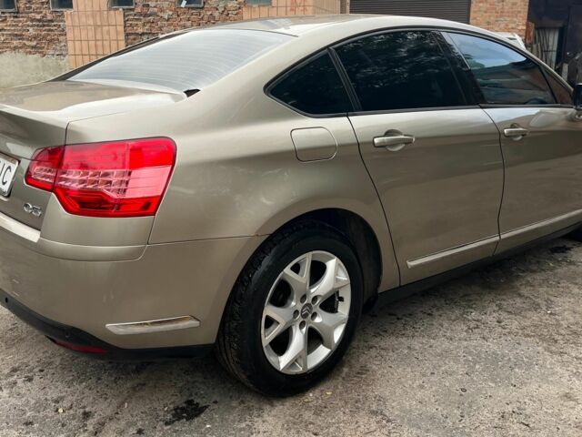 Серый Ситроен С5, объемом двигателя 1.6 л и пробегом 224 тыс. км за 6700 $, фото 2 на Automoto.ua