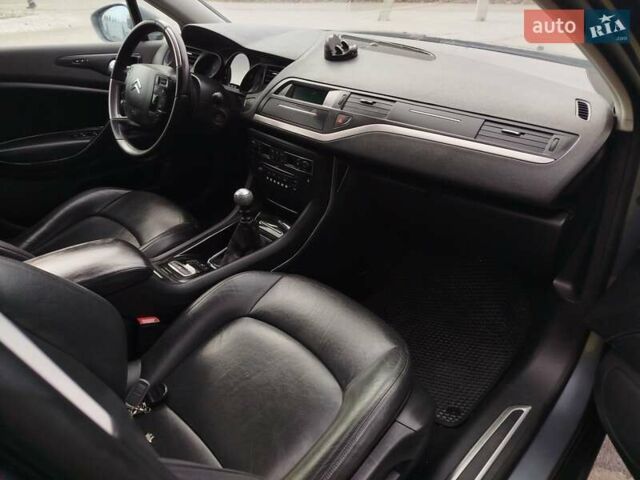 Сітроен С5 2009 у Кременце на Automoto.ua Сірий Сітроен С5, об'ємом двигуна 2 л та пробігом 284 тис. км за 6400 $, фото 18 на Automoto.ua