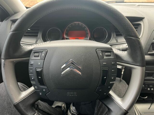 Серый Ситроен С5, объемом двигателя 1.6 л и пробегом 224 тыс. км за 6700 $, фото 4 на Automoto.ua