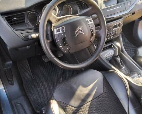 Ситроен С5 2010 в Вознесенске на Automoto.ua Серый Ситроен С5, объемом двигателя 1.6 л и пробегом 252 тыс. км за 6700 $, фото 1 на Automoto.ua
