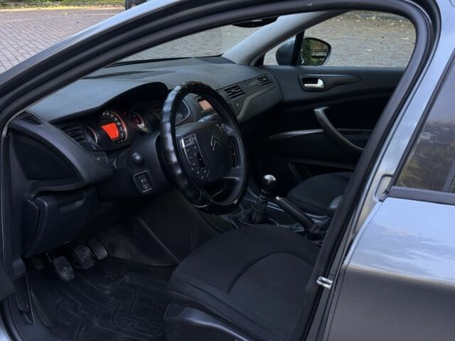 Сірий Сітроен С5, об'ємом двигуна 2 л та пробігом 411 тис. км за 3750 $, фото 19 на Automoto.ua