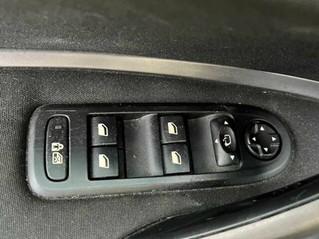 Серый Ситроен С5, объемом двигателя 1.6 л и пробегом 184 тыс. км за 6600 $, фото 8 на Automoto.ua