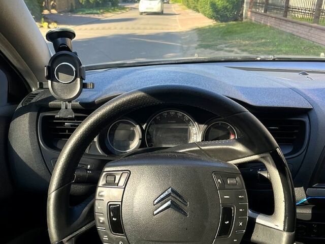 Серый Ситроен С5, объемом двигателя 1.6 л и пробегом 232 тыс. км за 7500 $, фото 4 на Automoto.ua