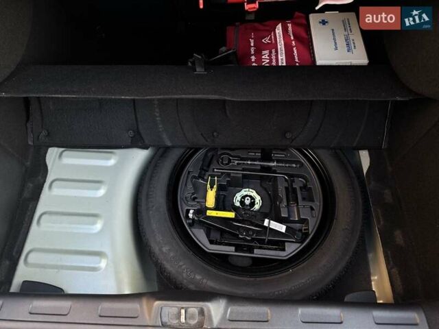Серый Ситроен С5, объемом двигателя 2.18 л и пробегом 333 тыс. км за 8700 $, фото 19 на Automoto.ua