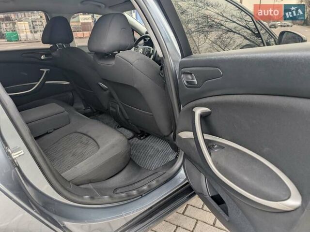 Серый Ситроен С5, объемом двигателя 1.56 л и пробегом 254 тыс. км за 6750 $, фото 15 на Automoto.ua