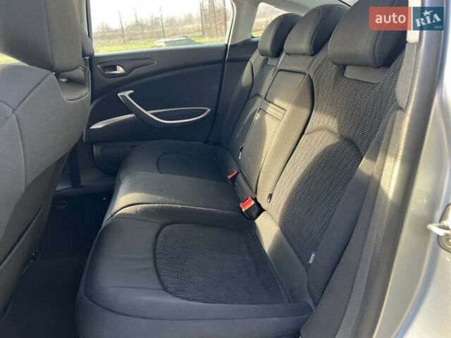 Серый Ситроен С5, объемом двигателя 2 л и пробегом 250 тыс. км за 6500 $, фото 12 на Automoto.ua