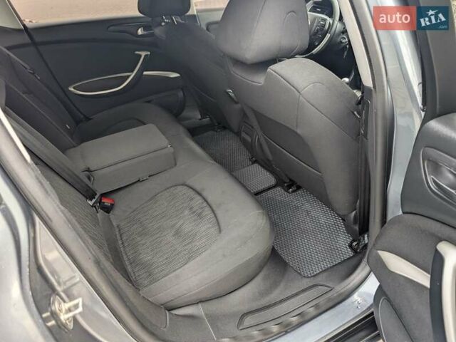Серый Ситроен С5, объемом двигателя 1.56 л и пробегом 254 тыс. км за 6750 $, фото 16 на Automoto.ua