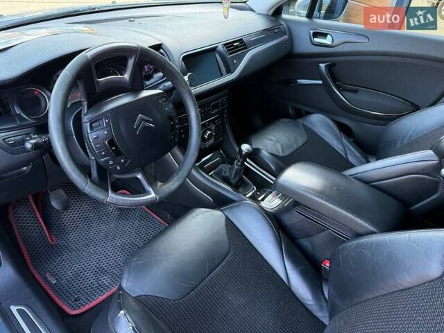 Серый Ситроен С5, объемом двигателя 2 л и пробегом 253 тыс. км за 8200 $, фото 19 на Automoto.ua