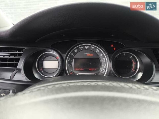 Серый Ситроен С5, объемом двигателя 2 л и пробегом 253 тыс. км за 7300 $, фото 5 на Automoto.ua