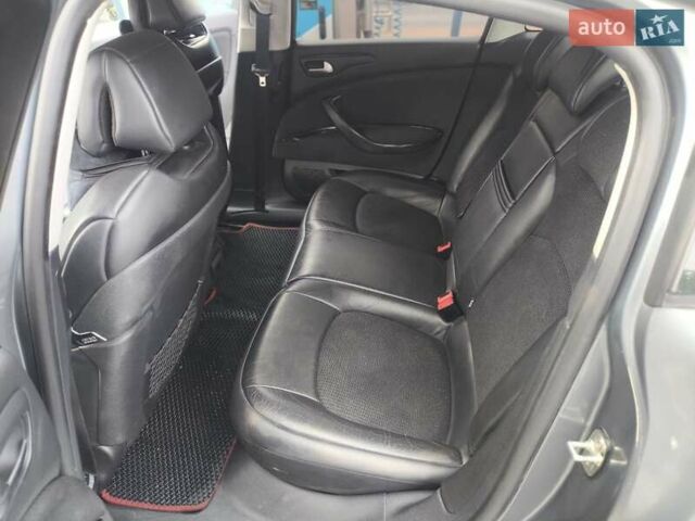 Серый Ситроен С5, объемом двигателя 2 л и пробегом 253 тыс. км за 7300 $, фото 3 на Automoto.ua