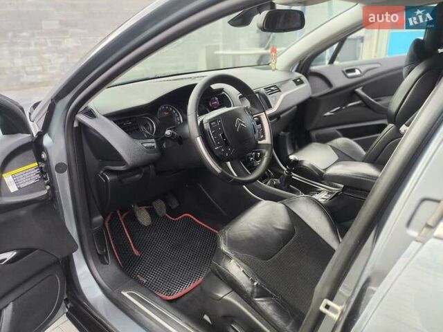 Серый Ситроен С5, объемом двигателя 2 л и пробегом 253 тыс. км за 7300 $, фото 9 на Automoto.ua