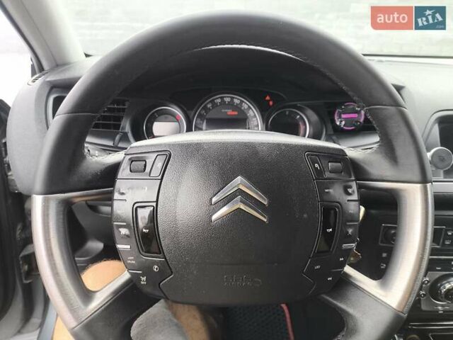 Серый Ситроен С5, объемом двигателя 2 л и пробегом 253 тыс. км за 7300 $, фото 6 на Automoto.ua