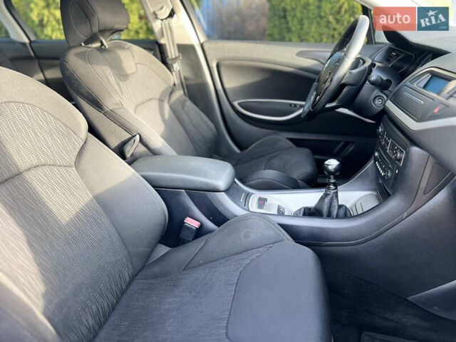 Серый Ситроен С5, объемом двигателя 2 л и пробегом 250 тыс. км за 6500 $, фото 15 на Automoto.ua