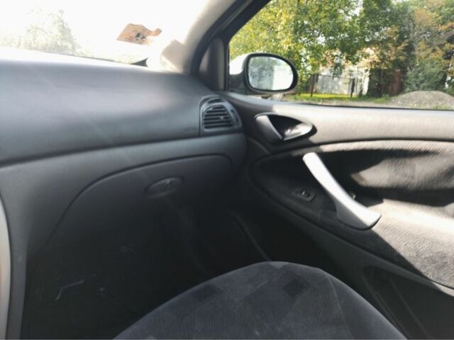 Серый Ситроен С5, объемом двигателя 2 л и пробегом 340 тыс. км за 1550 $, фото 4 на Automoto.ua