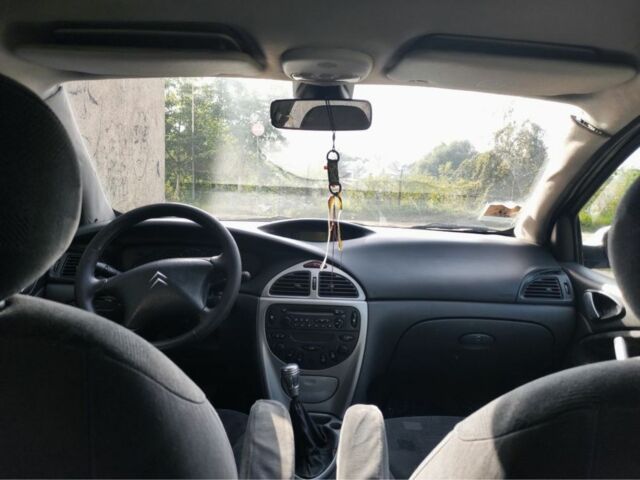 Серый Ситроен С5, объемом двигателя 2 л и пробегом 340 тыс. км за 1550 $, фото 8 на Automoto.ua