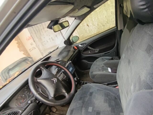 Сірий Сітроен С5, об'ємом двигуна 2 л та пробігом 350 тис. км за 2000 $, фото 4 на Automoto.ua