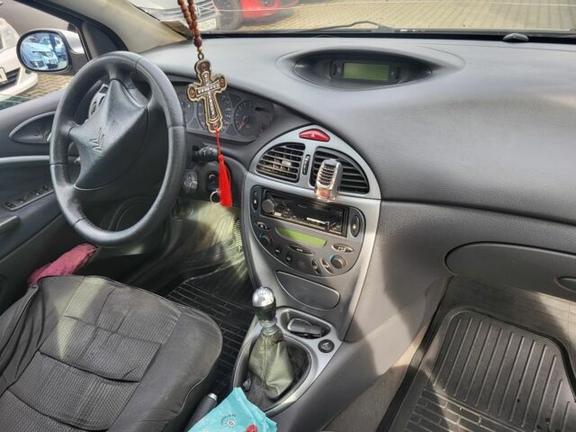 Серый Ситроен С5, объемом двигателя 2 л и пробегом 394 тыс. км за 2841 $, фото 1 на Automoto.ua