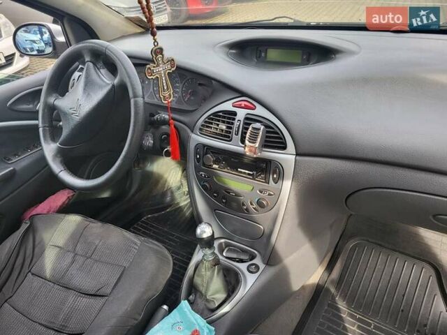 Серый Ситроен С5, объемом двигателя 2 л и пробегом 394 тыс. км за 2836 $, фото 1 на Automoto.ua