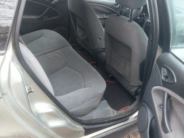 Серый Ситроен С5, объемом двигателя 2 л и пробегом 286 тыс. км за 1400 $, фото 4 на Automoto.ua