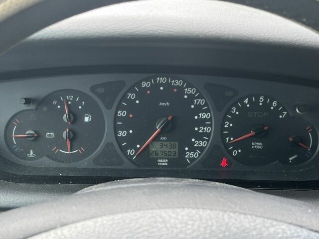 Серый Ситроен С5, объемом двигателя 1 л и пробегом 260 тыс. км за 1940 $, фото 8 на Automoto.ua