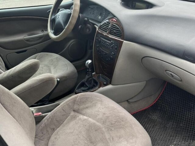 Серый Ситроен С5, объемом двигателя 1 л и пробегом 260 тыс. км за 1940 $, фото 2 на Automoto.ua