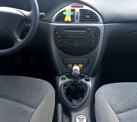 Сірий Сітроен С5, об'ємом двигуна 2 л та пробігом 285 тис. км за 3300 $, фото 2 на Automoto.ua