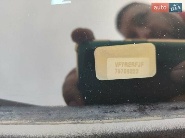 Серый Ситроен С5, объемом двигателя 2 л и пробегом 193 тыс. км за 3999 $, фото 26 на Automoto.ua