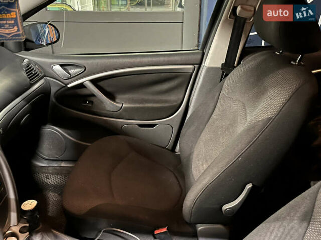 Серый Ситроен С5, объемом двигателя 2 л и пробегом 475 тыс. км за 3800 $, фото 6 на Automoto.ua