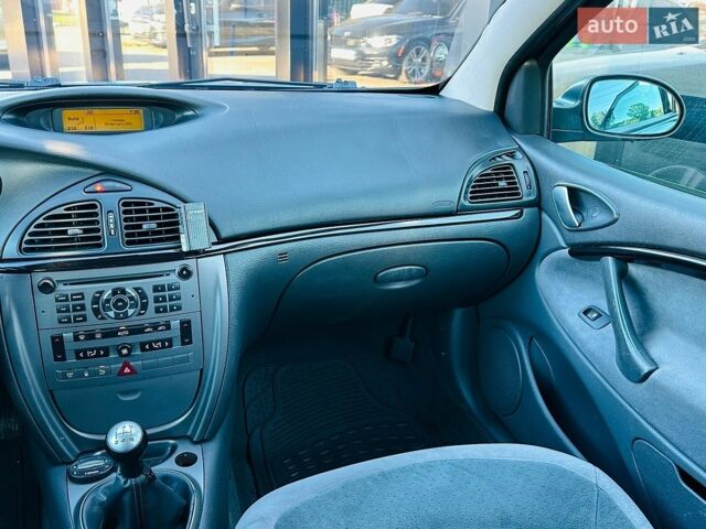 Серый Ситроен С5, объемом двигателя 1.6 л и пробегом 386 тыс. км за 4200 $, фото 18 на Automoto.ua
