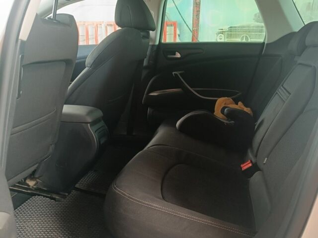 Серый Ситроен С5, объемом двигателя 1.6 л и пробегом 294 тыс. км за 5250 $, фото 17 на Automoto.ua