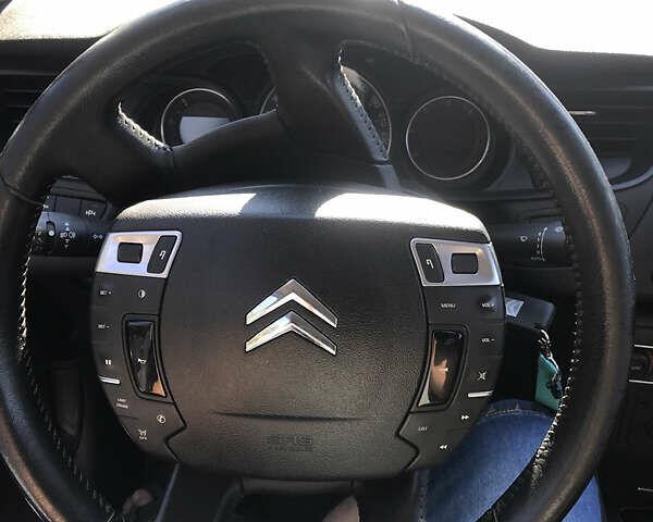 Серый Ситроен С5, объемом двигателя 2 л и пробегом 280 тыс. км за 5800 $, фото 3 на Automoto.ua