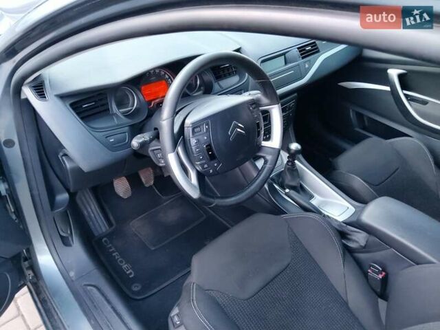 Сірий Сітроен С5, об'ємом двигуна 2 л та пробігом 255 тис. км за 6500 $, фото 13 на Automoto.ua