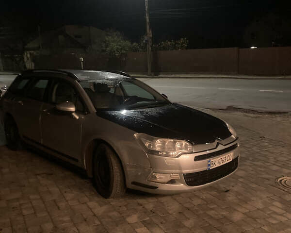 Серый Ситроен С5, объемом двигателя 1.56 л и пробегом 346 тыс. км за 4500 $, фото 3 на Automoto.ua