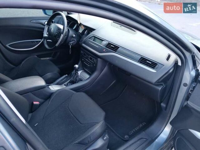Сірий Сітроен С5, об'ємом двигуна 2 л та пробігом 255 тис. км за 6500 $, фото 12 на Automoto.ua