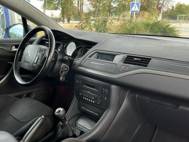 Серый Ситроен С5, объемом двигателя 1.6 л и пробегом 300 тыс. км за 6100 $, фото 9 на Automoto.ua