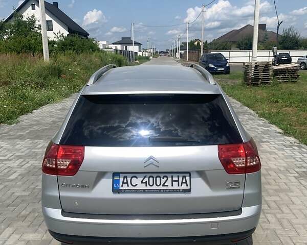 Серый Ситроен С5, объемом двигателя 2 л и пробегом 275 тыс. км за 6150 $, фото 4 на Automoto.ua