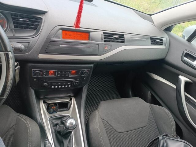 Серый Ситроен С5, объемом двигателя 1.6 л и пробегом 294 тыс. км за 5250 $, фото 22 на Automoto.ua