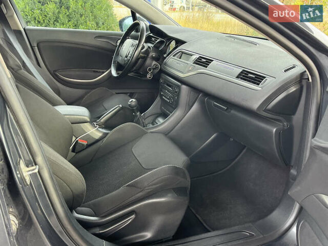 Серый Ситроен С5, объемом двигателя 1.6 л и пробегом 327 тыс. км за 5699 $, фото 9 на Automoto.ua